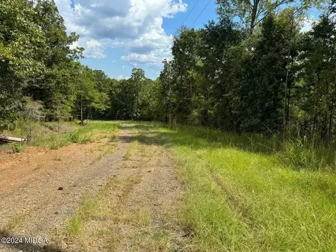 000 Day Lilly Ln, Milledgeville, GA 31061