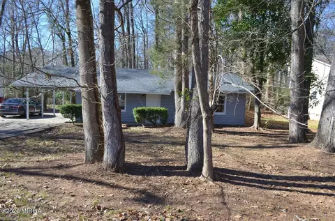 1169 Sandy Beach Dr, Macon, GA 31220