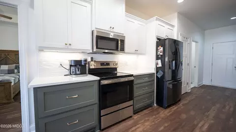 Kitchen - 106 Raspberry Trl, Perry, GA 31069 photo 2 of 2