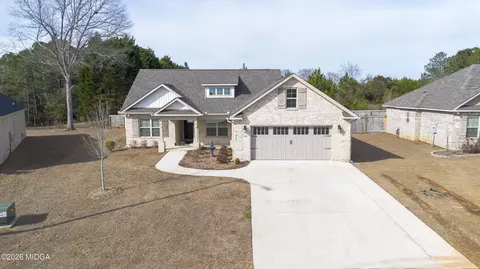 219 Otters Ridge Dr, Kathleen, GA 31047
