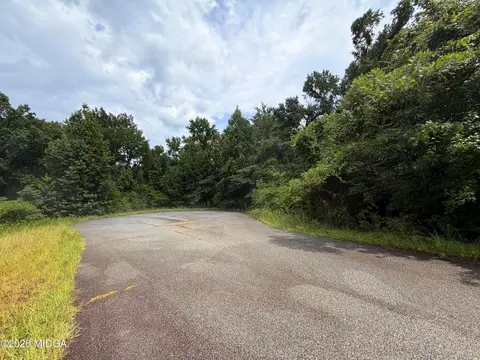 317 Hawk Ct, Macon, GA 31216 photo 2