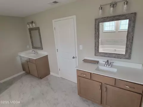 Bath - 4604 Capulet Ct, Forsyth, GA 31029 photo 5 of 9