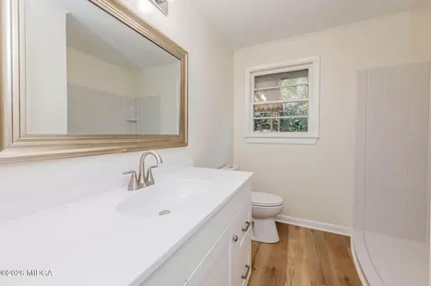Bath - 500 Northside Dr, Warner Robins, GA 31093 photo 2 of 5