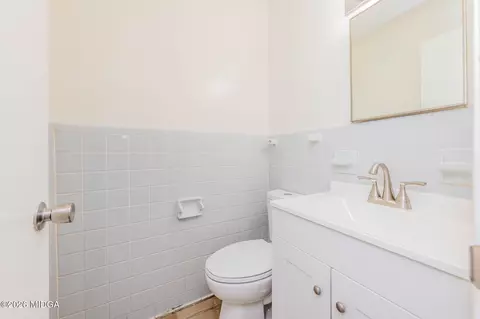 Bath - 500 Northside Dr, Warner Robins, GA 31093 photo 1 of 5