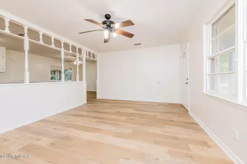 Living - 500 Northside Dr, Warner Robins, GA 31093 photo 5 of 5