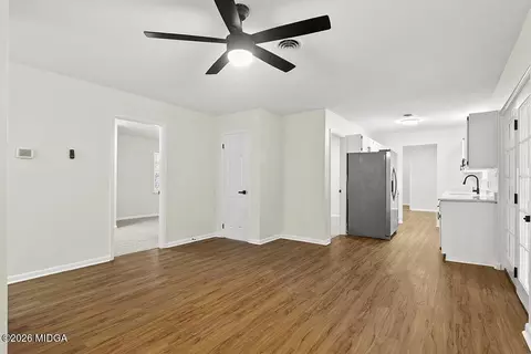 Living - 119 Colonial Rd, Warner Robins, GA 31088 photo 5 of 5