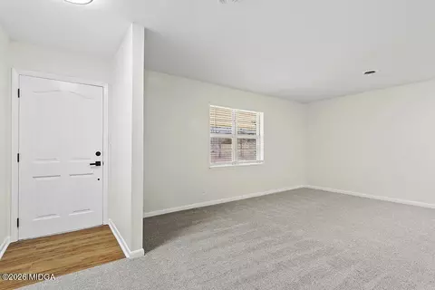 Living - 119 Colonial Rd, Warner Robins, GA 31088 photo 2 of 5