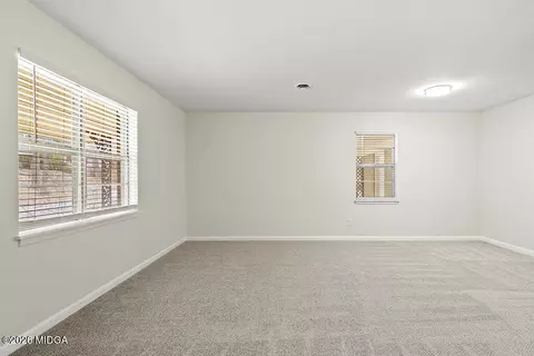 Living - 119 Colonial Rd, Warner Robins, GA 31088 photo 3 of 5