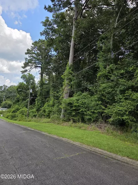 1971 Long Ridge Dr, Macon, GA 31211
