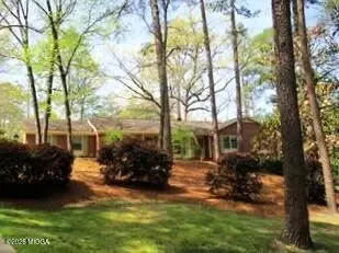 888 Fair Oaks Dr, Macon, GA 31204