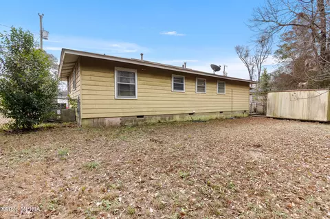 Exterior - 115 Trinity Dr, Warner Robins, GA 31093 photo 6 of 11