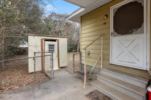 Exterior - 115 Trinity Dr, Warner Robins, GA 31093 photo 3 of 11
