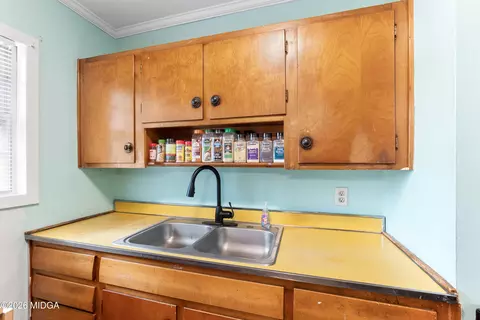 Kitchen - 115 Trinity Dr, Warner Robins, GA 31093 photo 3 of 5