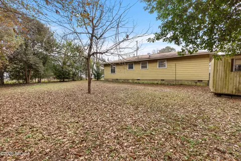 Exterior - 115 Trinity Dr, Warner Robins, GA 31093 photo 8 of 11