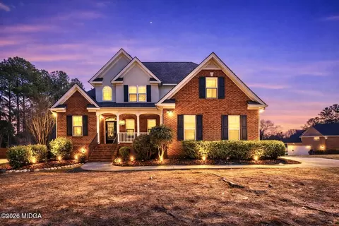 107 Crown Springs Dr, Mcdonough, GA 30252