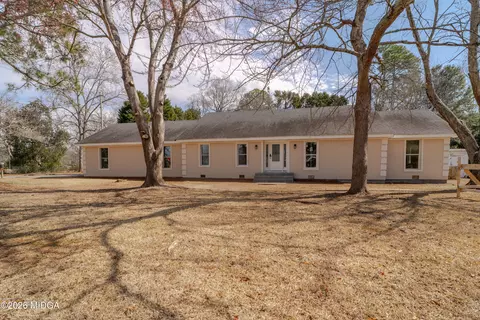 618 Westview Dr, Fort Valley, GA 31030