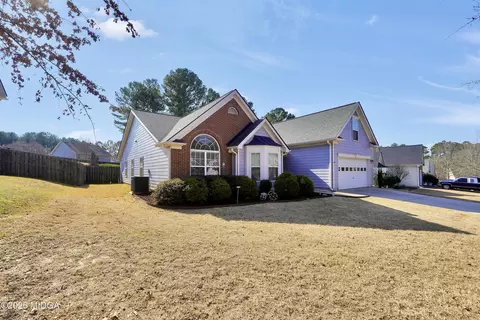 537 Vickers Ln, Locust Grove, GA 30248