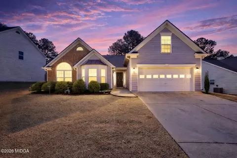 537 Vickers Ln, Locust Grove, GA 30248
