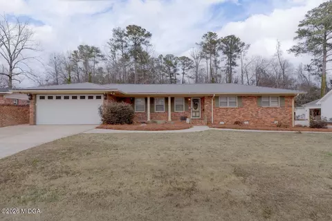 210 Granada Ter, Warner Robins, GA 31088