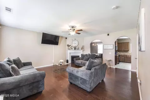 141 Back Cedar Ln, Warner Robins, GA 31093 photo 2