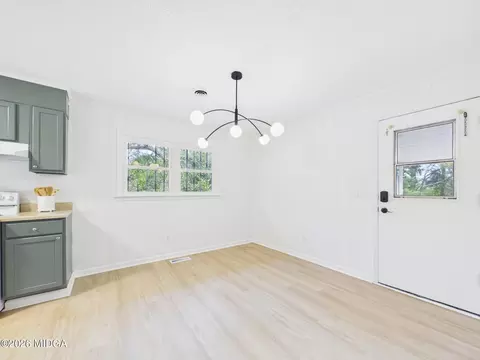 Dining - 914 Bess St, Perry, GA 31069 photo 1 of 2