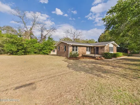 Exterior - 914 Bess St, Perry, GA 31069 photo 4 of 4
