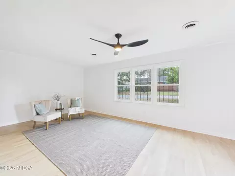 Living - 914 Bess St, Perry, GA 31069 photo 1 of 7