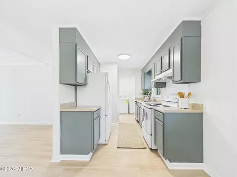 Kitchen - 914 Bess St, Perry, GA 31069 photo 1 of 3