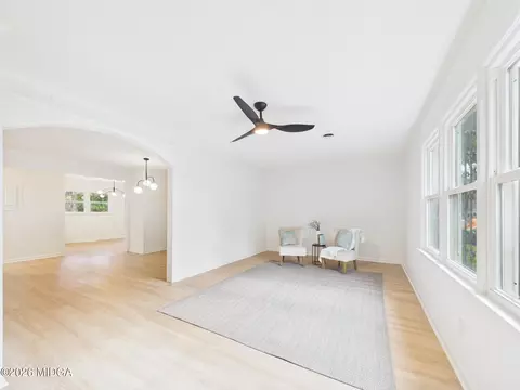 Living - 914 Bess St, Perry, GA 31069 photo 4 of 7