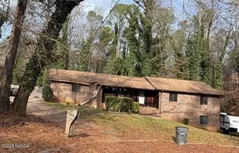 949 Marion Ct, Lithia Springs, GA 30122