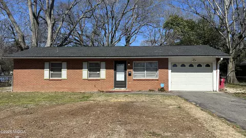 2559 Burbank Pl, Macon, GA 31206