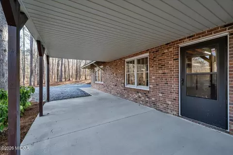 Exterior - 204 Creekside Dr, Gray, GA 31032 photo 9 of 16