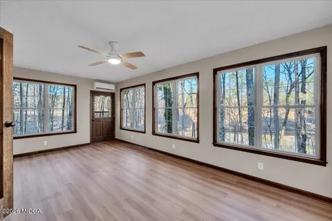 Exterior - 204 Creekside Dr, Gray, GA 31032 photo 3 of 16