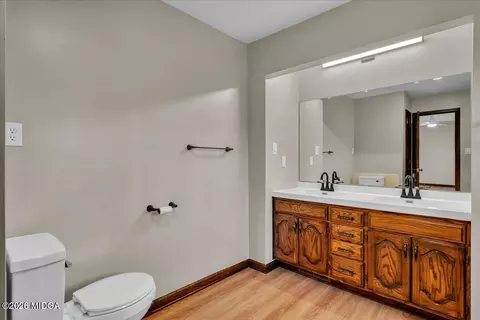 Bath - 204 Creekside Dr, Gray, GA 31032 photo 1 of 5