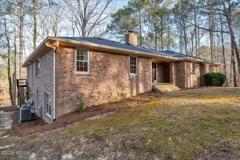 Exterior - 204 Creekside Dr, Gray, GA 31032 photo 4 of 16