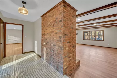 Entry Way - 204 Creekside Dr, Gray, GA 31032 photo 2 of 5