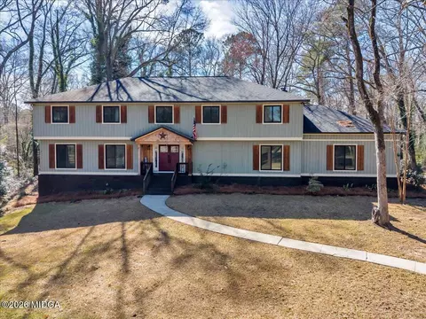 5256 Rivoli Dr, Macon, GA 31210
