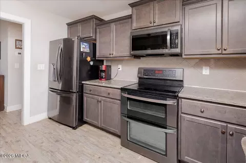 Kitchen - 309 High Falls Rd, Jackson, GA 30233 photo 5 of 7