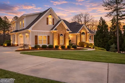 109 River Forest Dr, Forsyth, GA 31029
