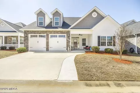 137 Shady Oak Dr, Perry, GA 31069