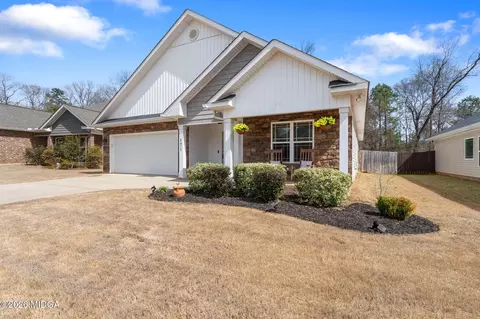 171 Hawks Ridge Trce, Byron, GA 31008