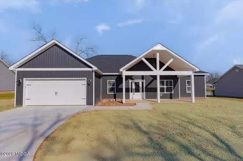 155 Village Cir, Cochran, GA 31014