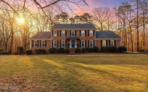 1177 Lucky Debonair Dr, Macon, GA 31210