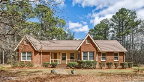 472 Graham Woods Cir, Gray, GA 31032