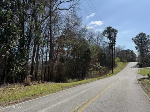 1978 Wood Valley Rd, Macon, GA 31211