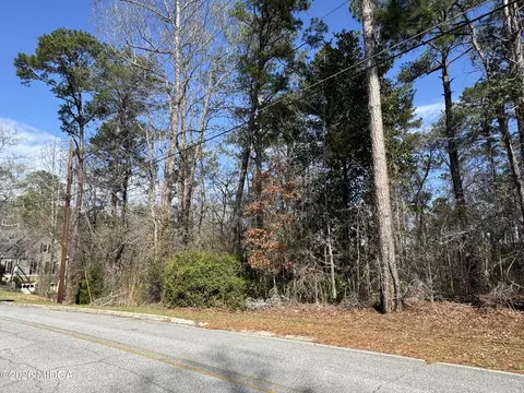 1954 Wood Valley Rd, Macon, GA 31211