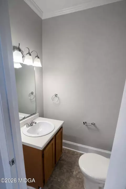 Bath - 965 New St, Macon, GA 31201 photo 2 of 2