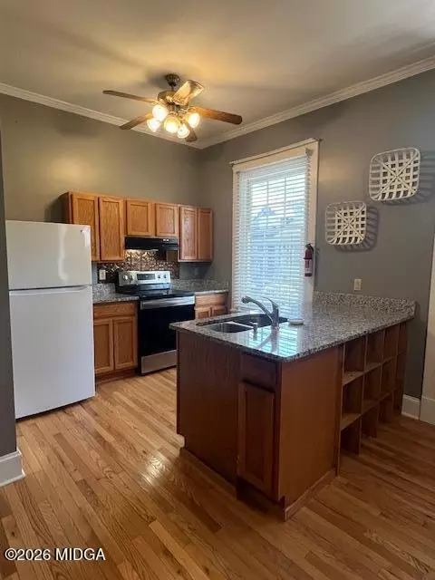Kitchen - 965 New St, Macon, GA 31201 photo 1 of 2