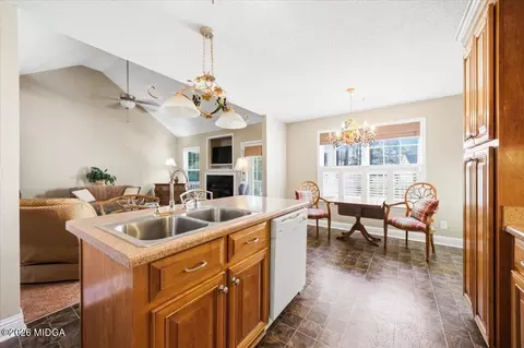 Kitchen - 546 Aarons Cir, Gray, GA 31032 photo 3 of 3