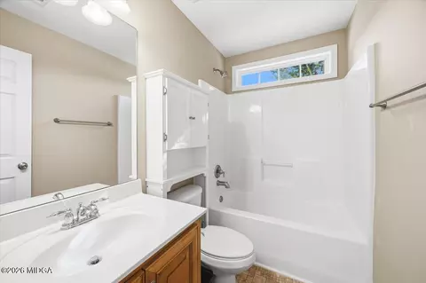 Bath - 546 Aarons Cir, Gray, GA 31032 photo 3 of 3